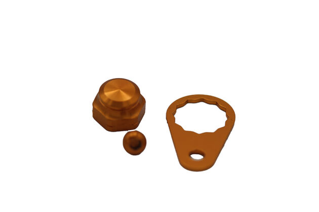 Hedgehog Handle Lock Nut Set è un kit completo che permette di sostituire i dadi di fissaggio della manovella dei mulinelli da casting Abu.